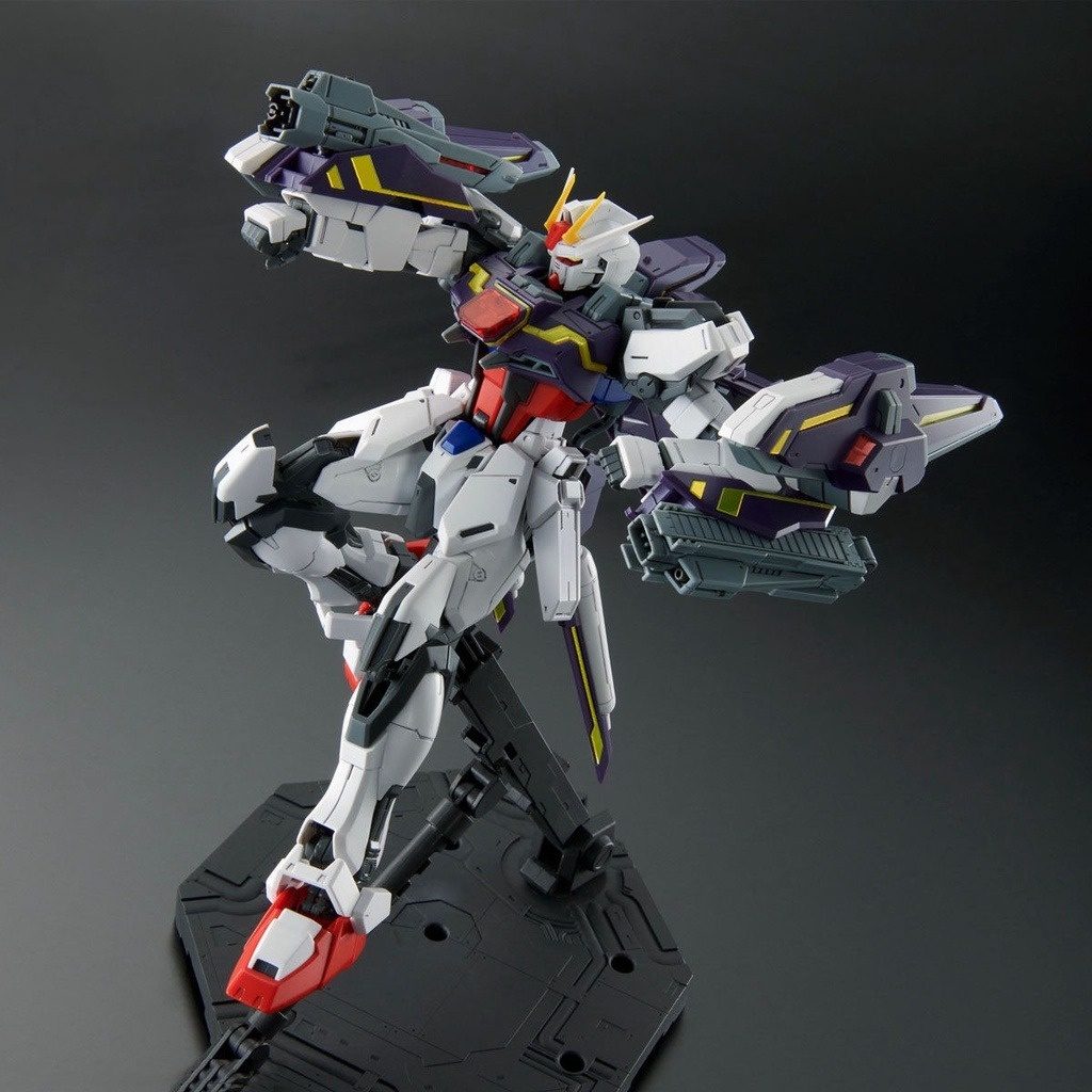 Mô hình lắp ráp MG 1/100 Lightning Strike Gundam Ver.RM - P BANDAI