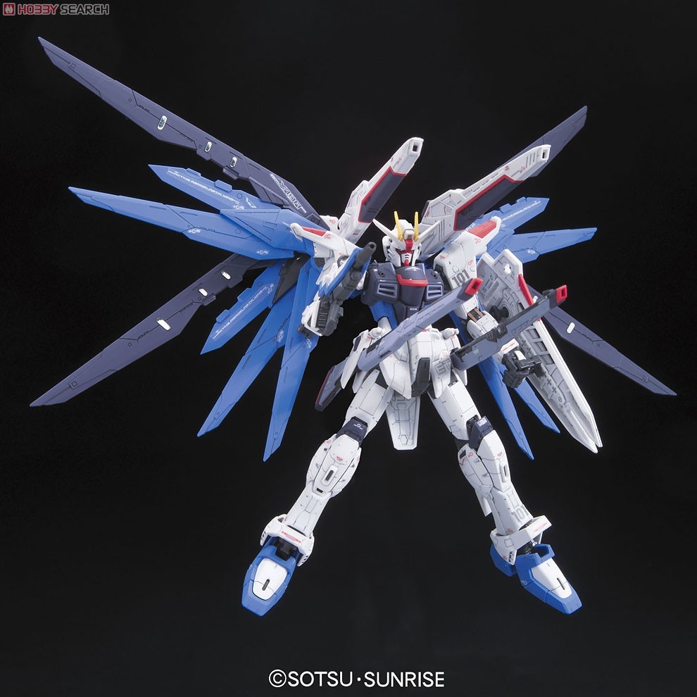 Mô hình lắp ráp RG 1/144 Freedom Gundam Strike Freedom  - Bandai