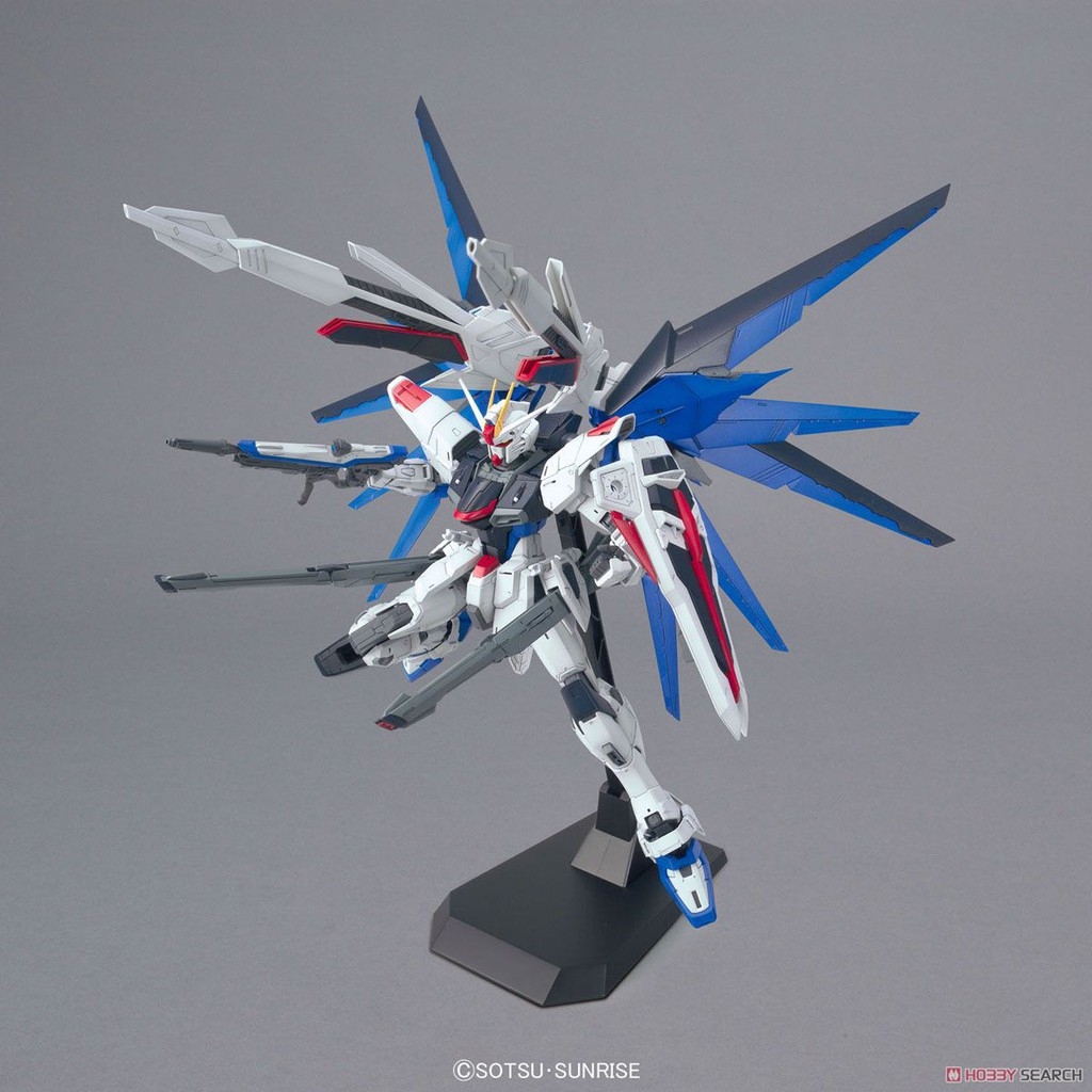 Mô hình lắp ráp MG 1/100 Gundam Freedom ver 2.0 - BANDAI