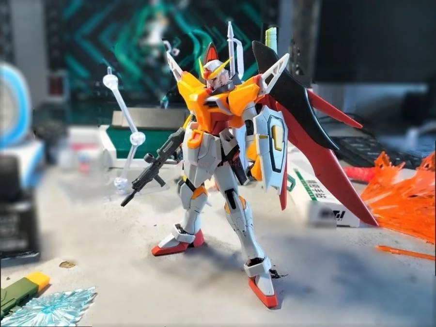 Mô hình lắp ráp HG 1/144 Destiny HEINE WESTENFLUSS (+Effect Wing) 226 STAR