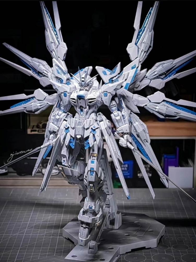Mô hình lắp ráp MGEX 1/100 Strike Freedom Gundam Twilight Coating - 7701 Changlong