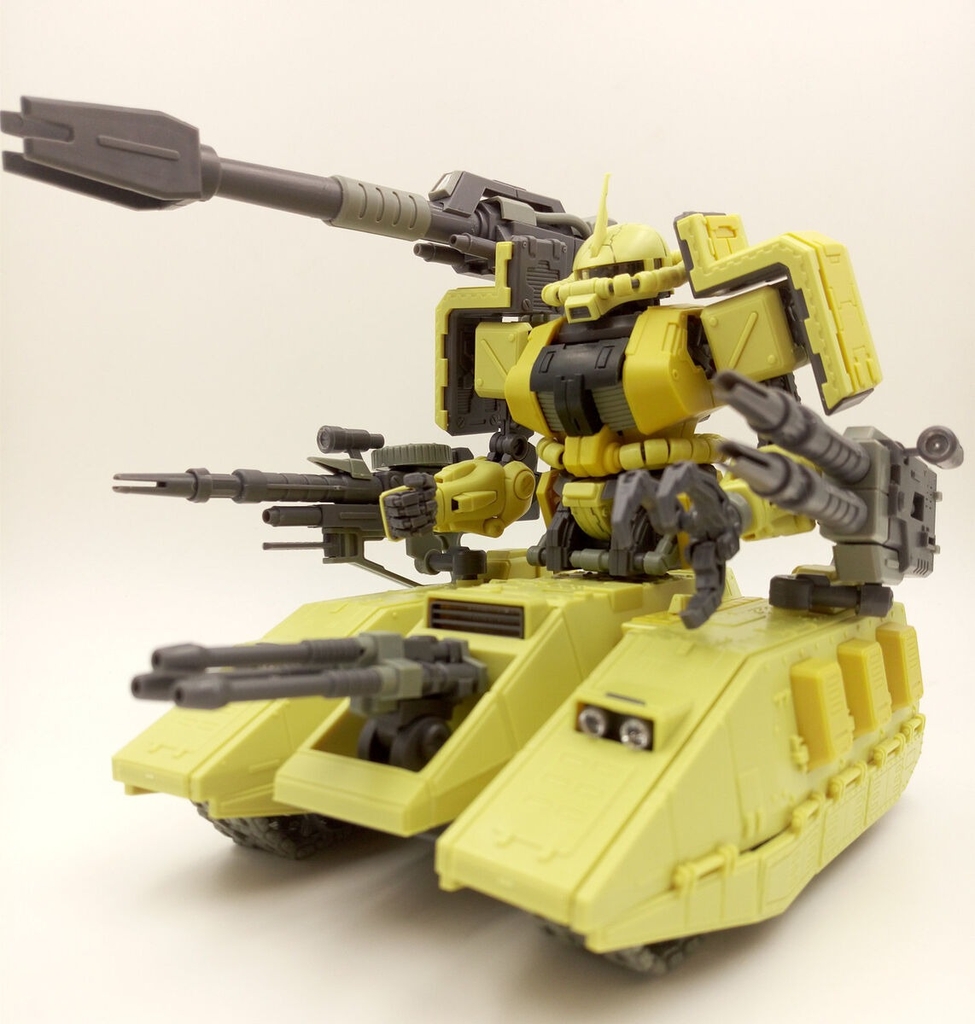 Mô hình lắp ráp MG 1/100 Zaku Tank MS 06V - MAGELLA ATTACK (có led)