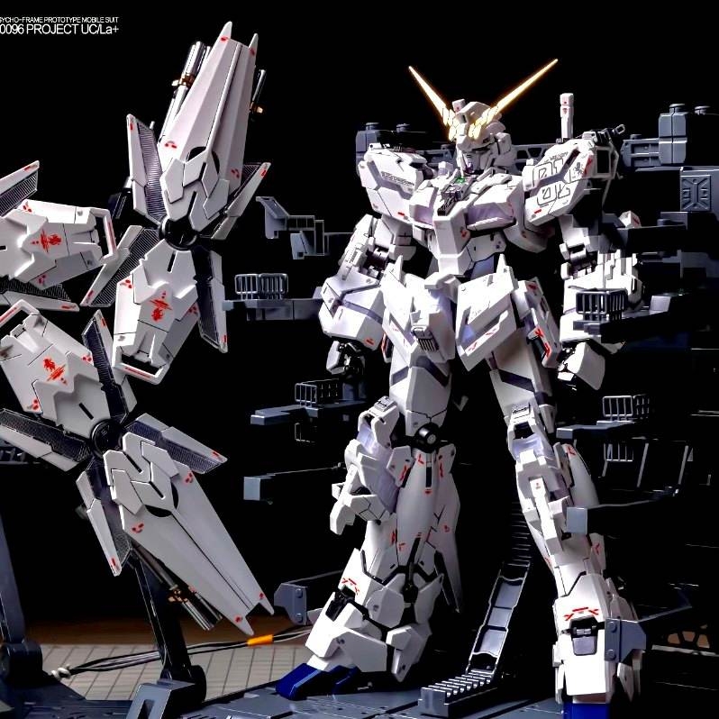 Mô hình lắp ráp 1/100 MGEX Unicorn Full Armor (Green / Clear Frame) - Tiger model