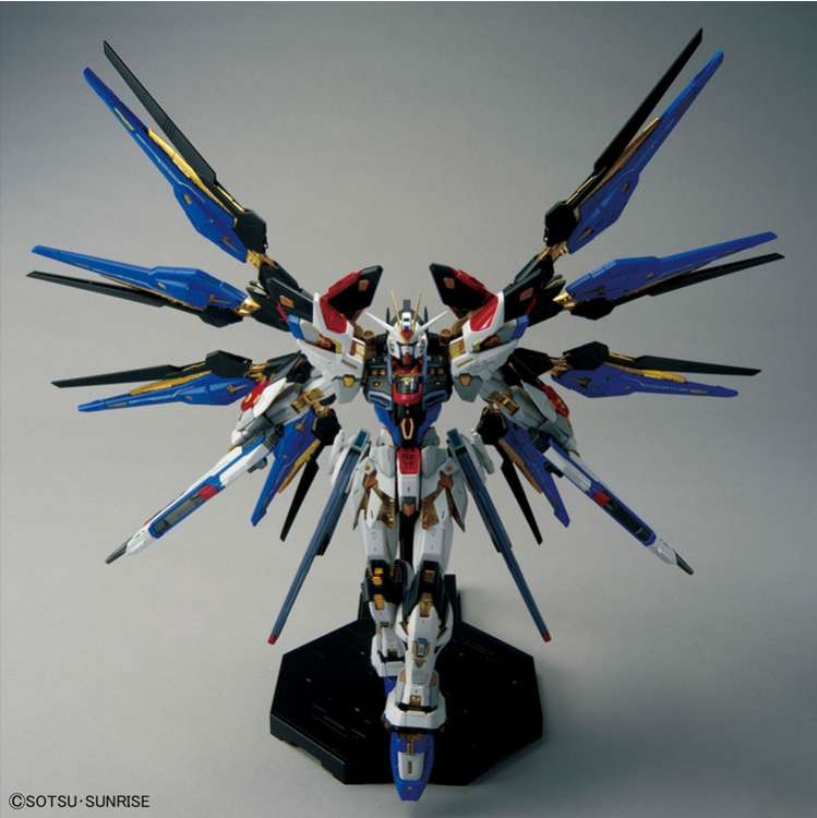 Mô hình lắp ráp MGEX 1/100 Strike freedom gundam - Bandai