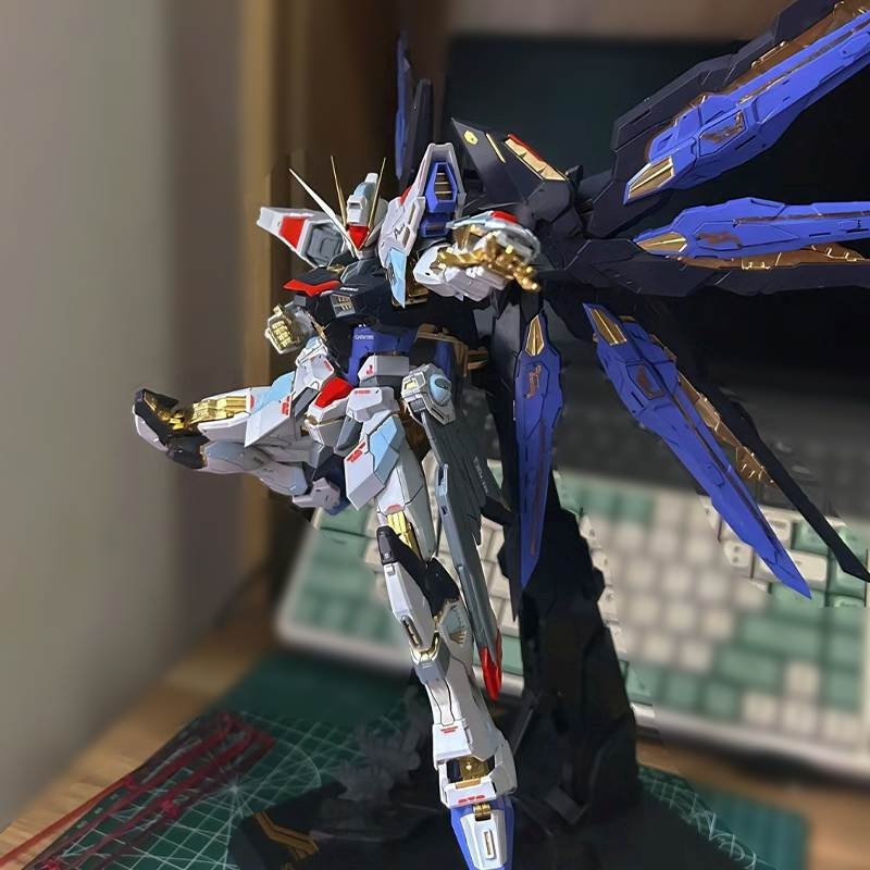 Mô hình lắp ráp MG Strike Freedom Soul Blue ver MB 1/100 8802S daban