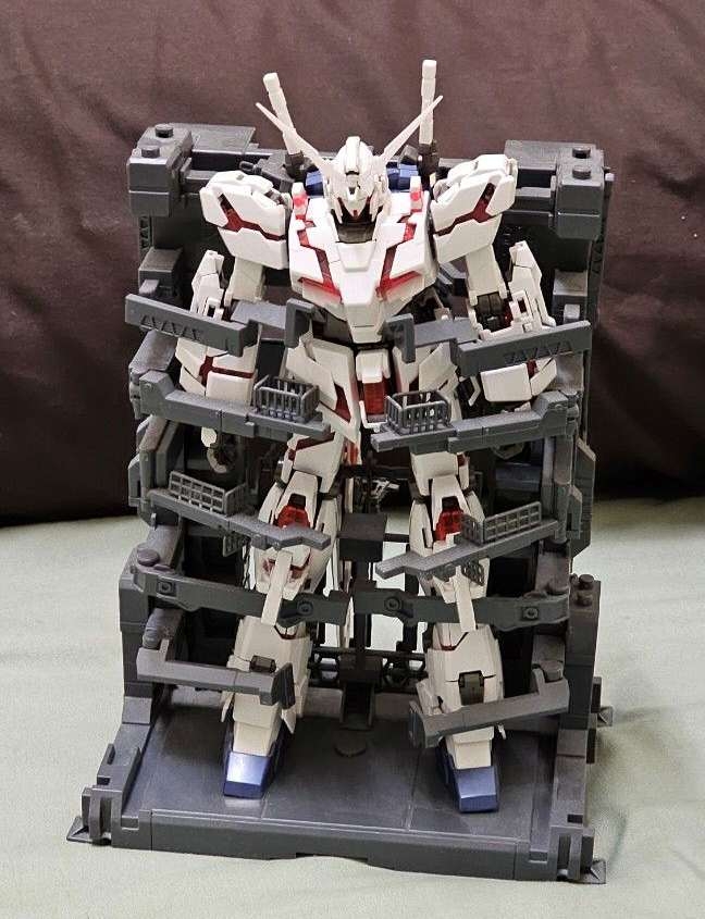 Mô hình lắp ráp MG 1/100 Unicorn Gundam + MS Cage 6636 Daban