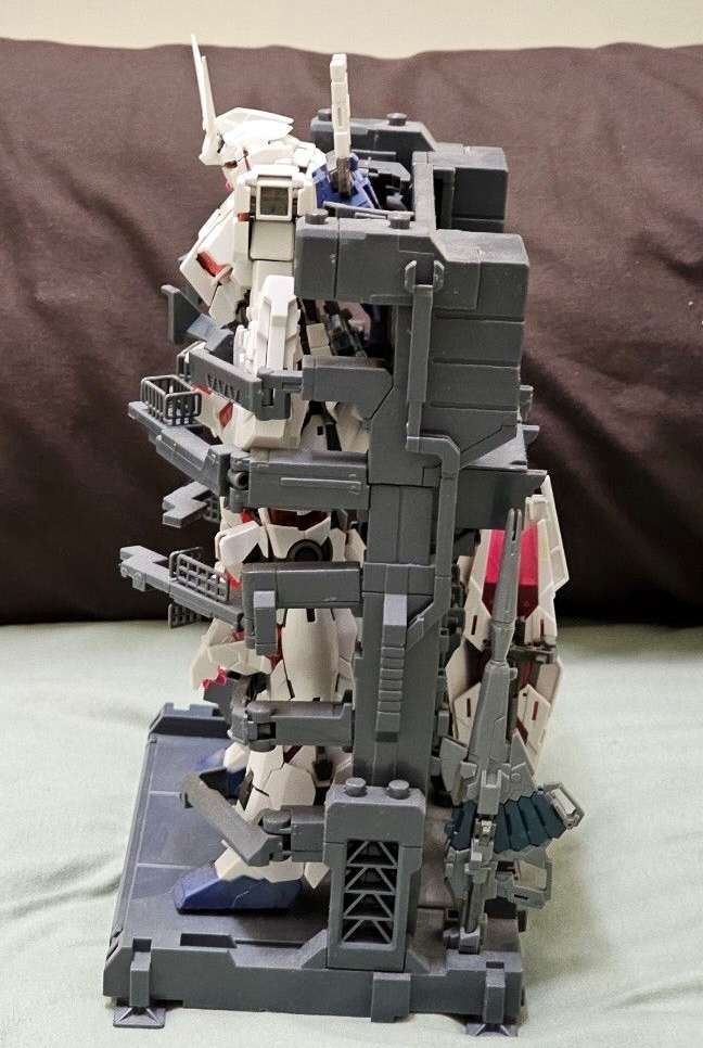Mô hình lắp ráp MG 1/100 Unicorn Gundam + MS Cage 6636 Daban