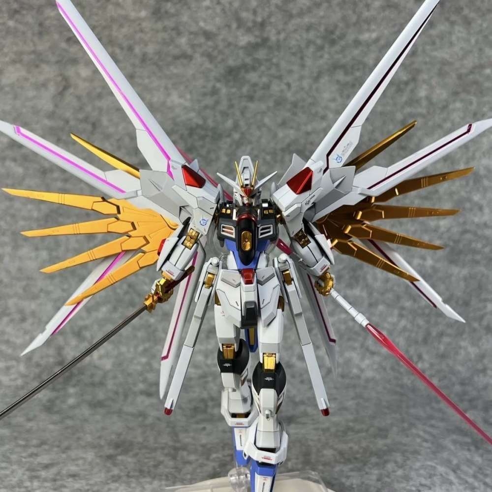 Mô hình lắp ráp HG 1/144 Mighty Strike Freedom - 250 GaoGao model