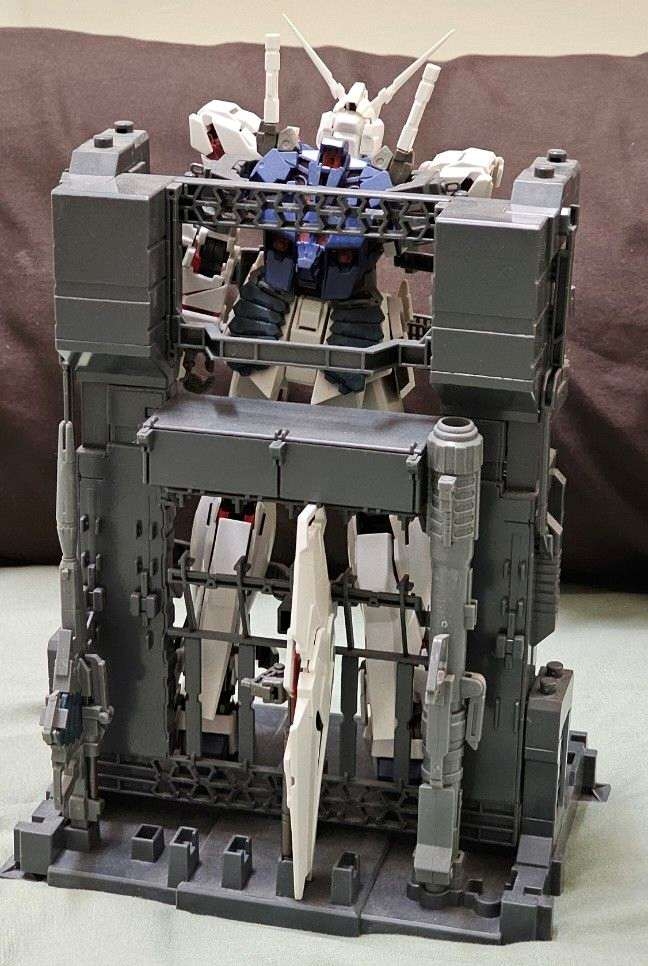 Mô hình lắp ráp MG 1/100 Unicorn Gundam + MS Cage 6636 Daban