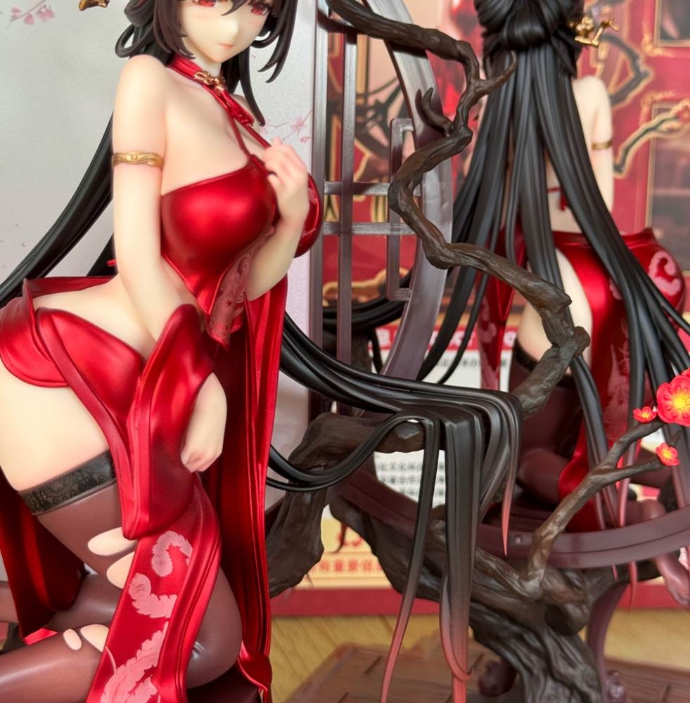 Mô hình Figure Luo Hong Falling Red 1/4 BearPanda