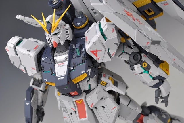 Mô hình lắp ráp MG 1/100 RX-93 Nu Gundam Ver Ka Bandai