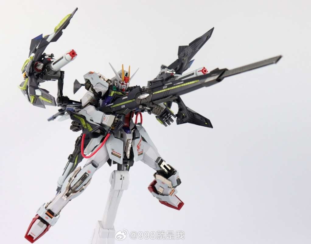 Mô hình lắp ráp MG 1/100 Lightning Strike Gundam striker ver MB 8830 Daban
