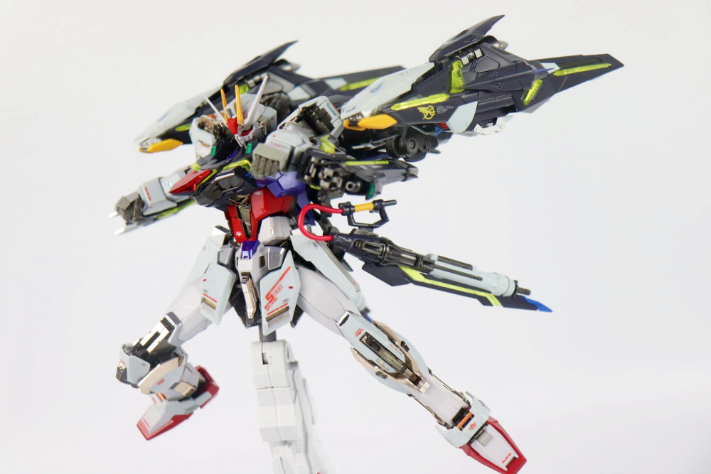 Mô hình lắp ráp MG 1/100 Lightning Strike Gundam striker ver MB 8830 Daban