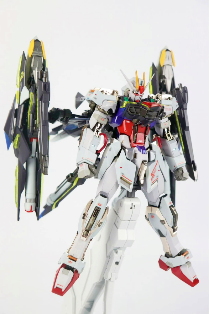 Mô hình lắp ráp MG 1/100 Lightning Strike Gundam striker ver MB 8830 Daban