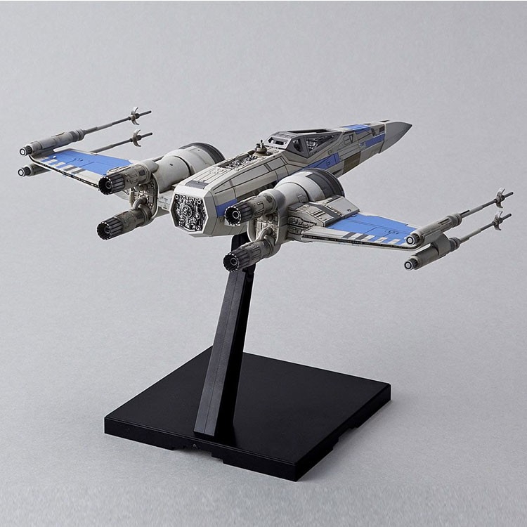 Mô hình nhựa lắp ráp BANDAI STAR WARS 1/72 BLUE SQUADRON RESISTANCE X-WING XWING FIGHTER
