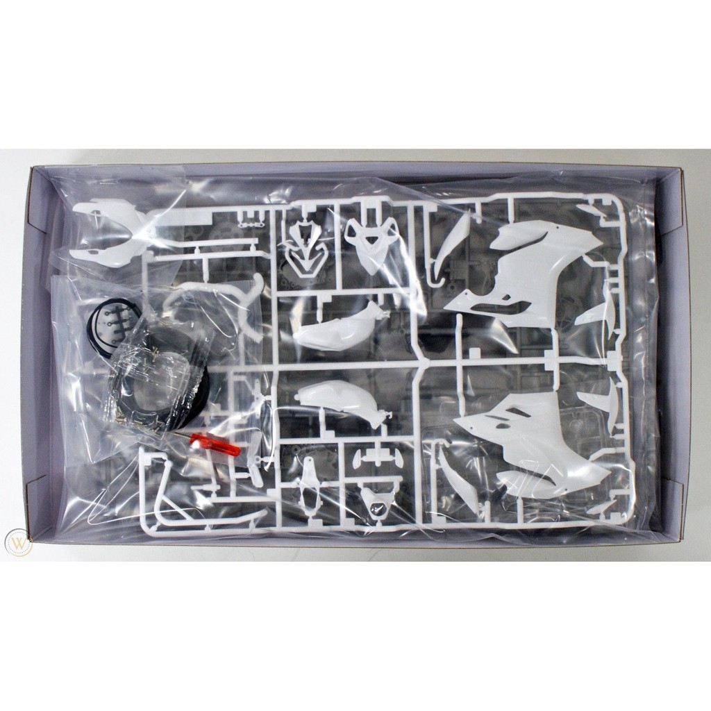 Mô hình lắp ráp Moto Tamiya 1/12 Motorcycle Series Ducati 1199 Panigale S Tricolore