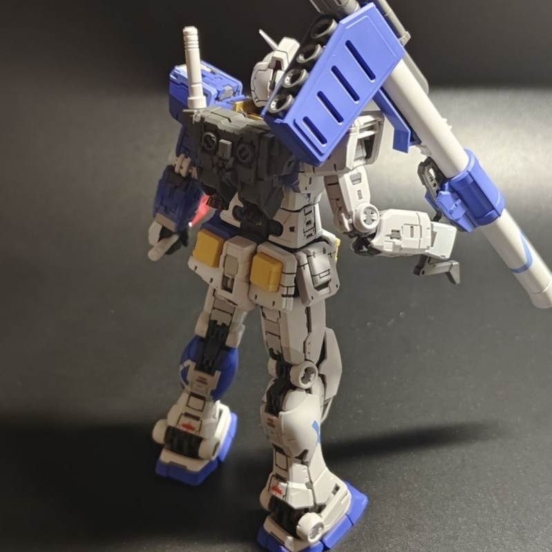 Mô hình lắp ráp RG 1/144 RX-78-2 2.0 RX78 Kowloon Fist Color Scheme White Base 5501