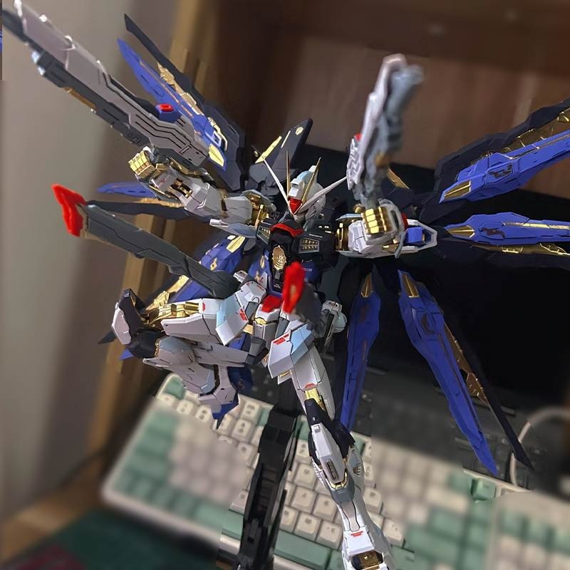 Mô hình lắp ráp MG Strike Freedom Soul Blue ver MB 1/100 8802S daban
