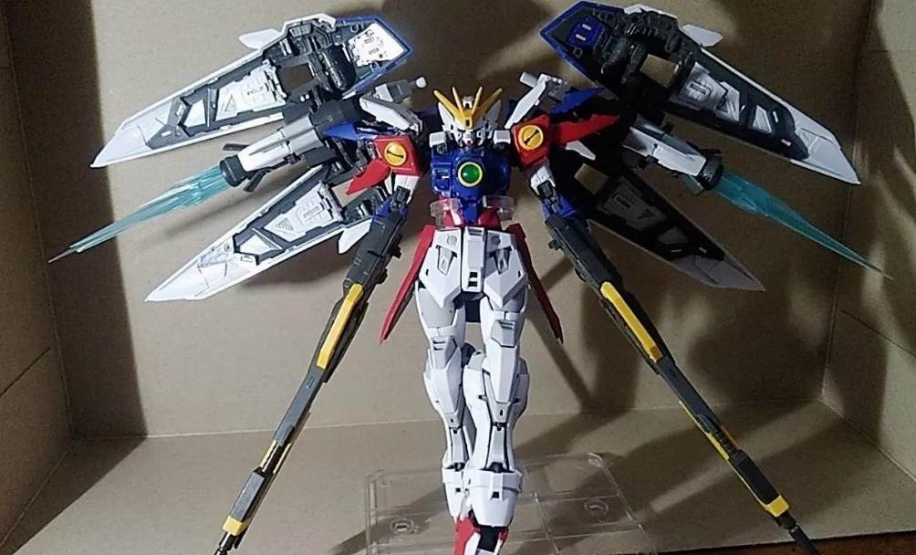 Mô hình lắp ráp RG 1/144 Wing Zero - 9902 Golden Horse (base+effect+decal)