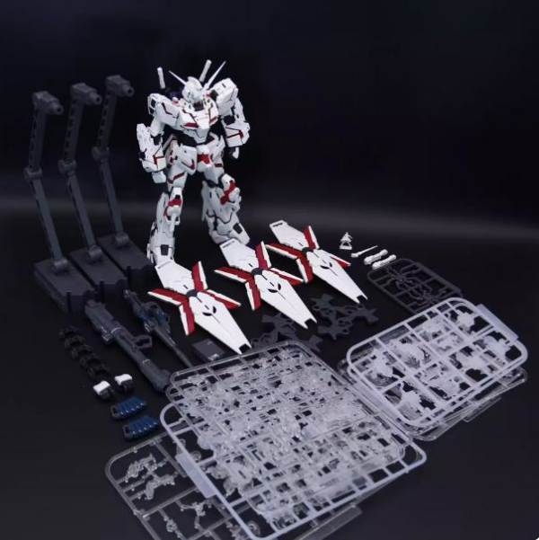 Mô hình lắp ráp 2201 MGEX UNICORN 1/100 gundam Final batte with light (repaired ver)