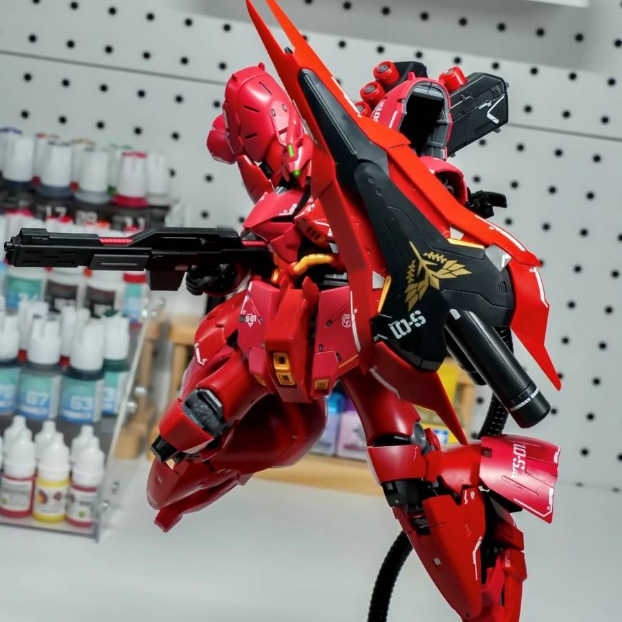 Mô hình lắp ráp RG 1/144 Sazabi - STAR model