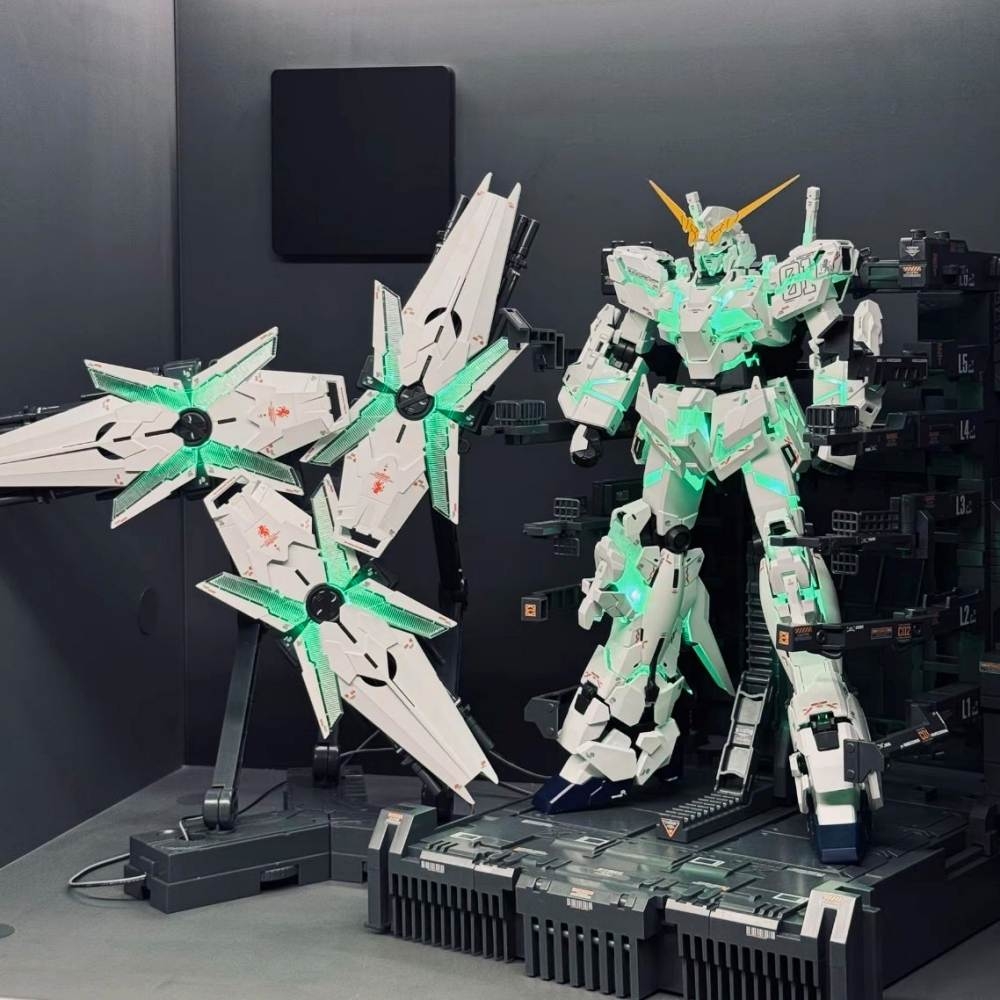 Mô hình lắp ráp 1/100 MGEX Unicorn Full Armor (Green / Clear Frame) - Tiger model