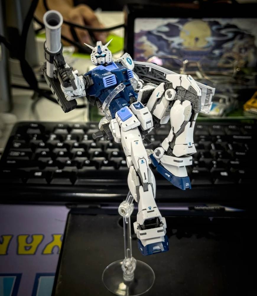 Mô hình lắp ráp RG 1/144 RX-78-2 RX78 2.0 Gundam base (blue color) - Changlong model