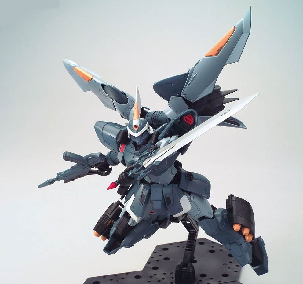 Mô hình lắp ráp MG 1/100 Mobile Ginn Gladiator Miguel Ayman Custom - Phantom Model