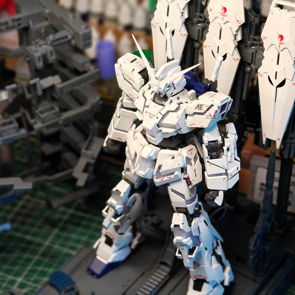 Mô hình lắp ráp 1/100 MGEX Unicorn Full Armor (Green / Clear Frame) - Tiger model