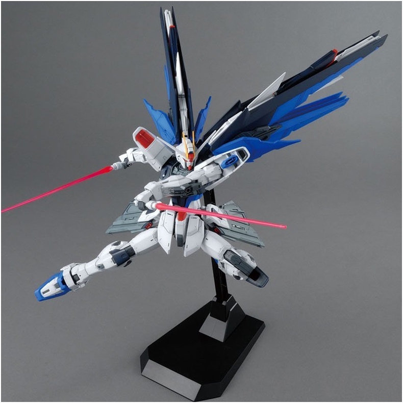 Mô hình lắp ráp MG 1/100 Gundam Freedom 2.0 6650 - Daban
