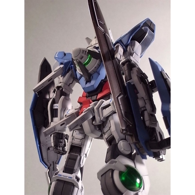 Mô hình lắp ráp MG GUNDAM EXIA GN-001 1/100 BANDAI