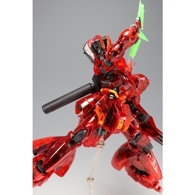 Mô hình lăp ráp RG 1/144 Sazabi Clear Color Limited Bandai