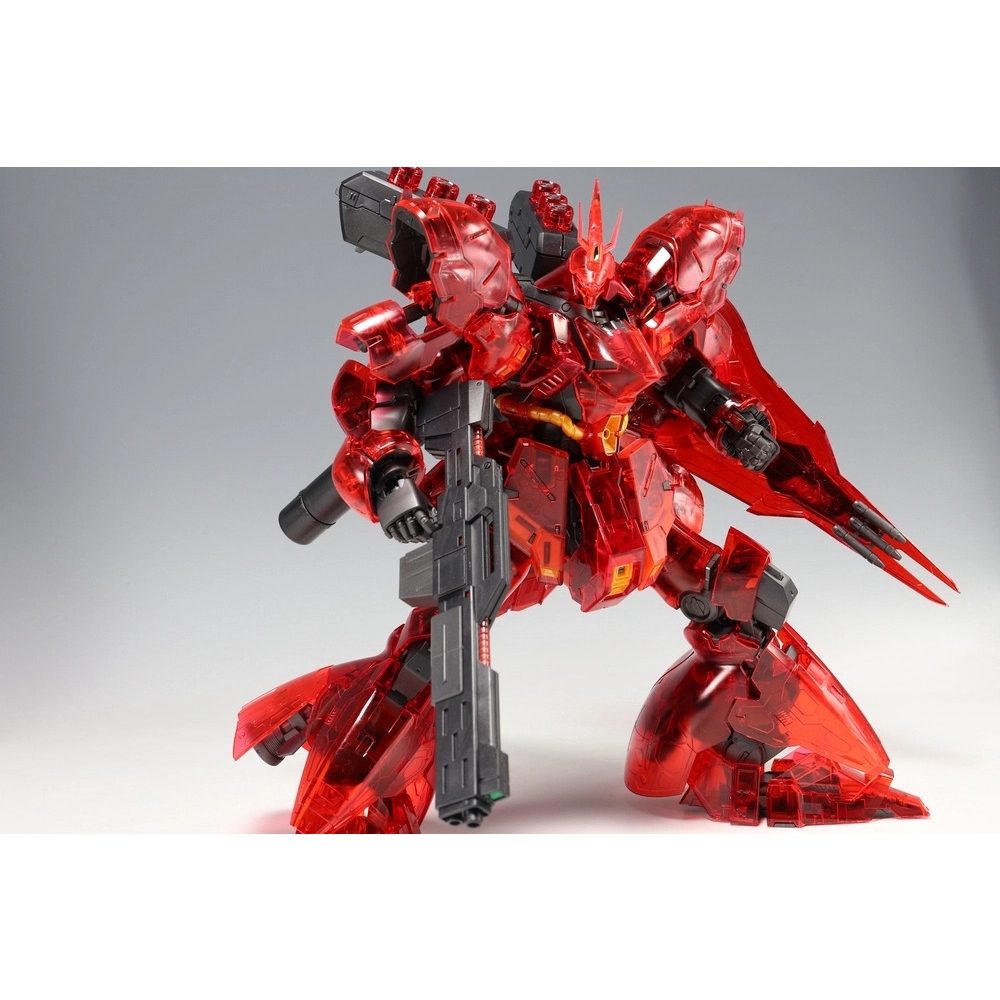 Mô hình lăp ráp RG 1/144 Sazabi Clear Color Limited Bandai