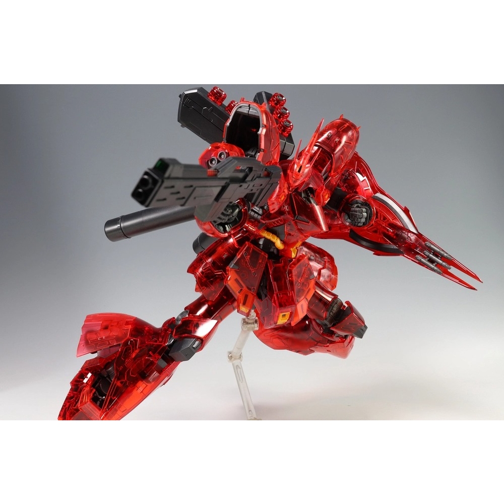 Mô hình lăp ráp RG 1/144 Sazabi Clear Color Limited Bandai