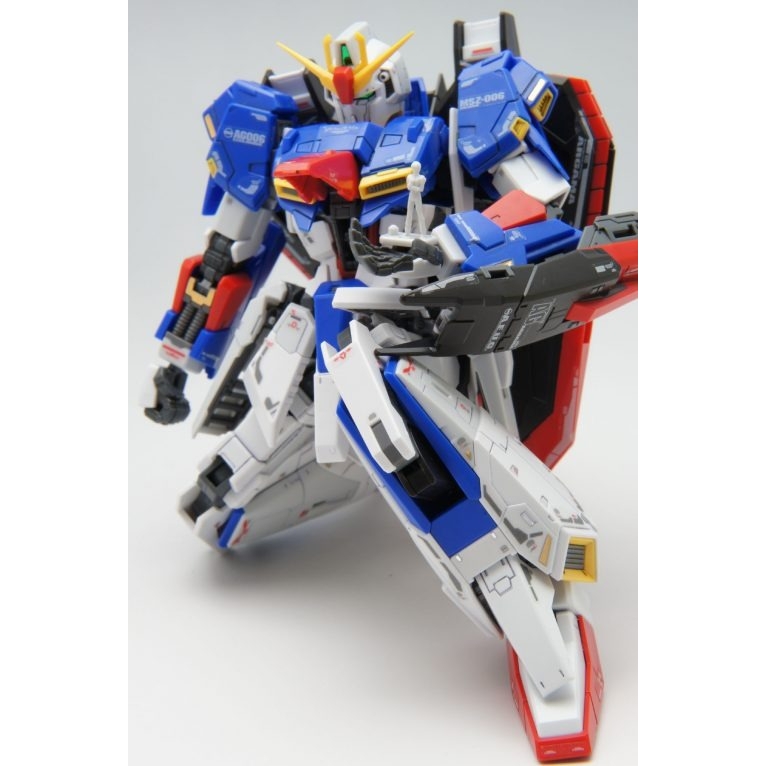 Mô hình lắp ráp RG 1/144 MSZ-006 Zeta gundam - Bandai