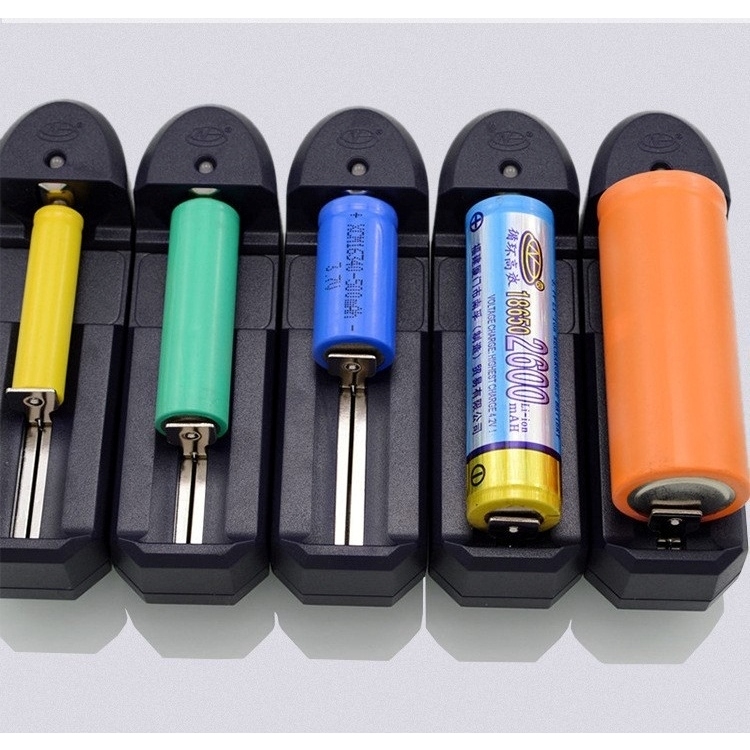 Sạc đa năng cho pin Lithium cac loại (18650 14500 16340 10440 ...)