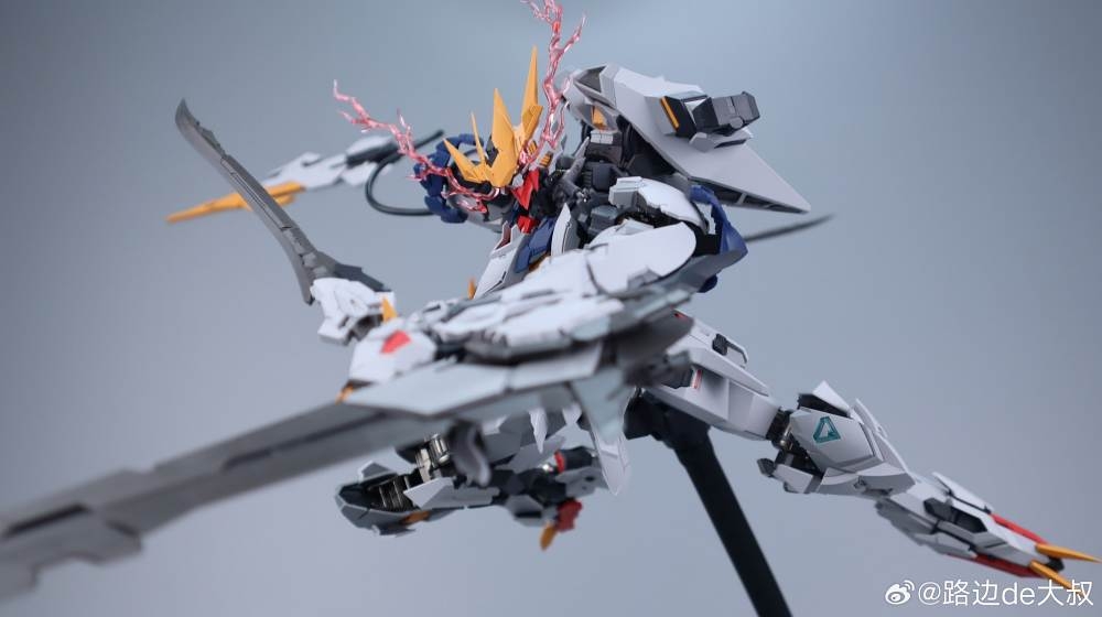 Mô hình lắp ráp 1/100 Barbatos Lupus Rex metal frame Wolf model