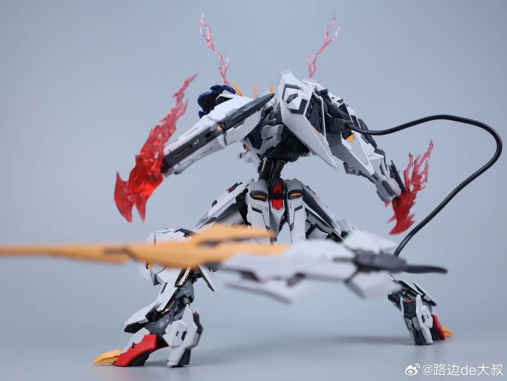 Mô hình lắp ráp 1/100 Barbatos Lupus Rex metal frame Wolf model