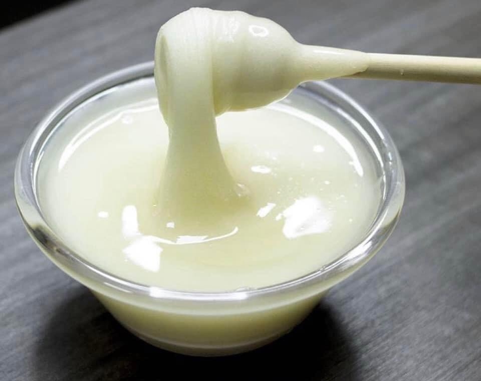 MẬT ONG TUYẾT - MẬT CỦA ONG ĐEN CÂY BỒ ĐỀ NÚI TRƯỜNG BẠCH ( hũ 1,4kg)
