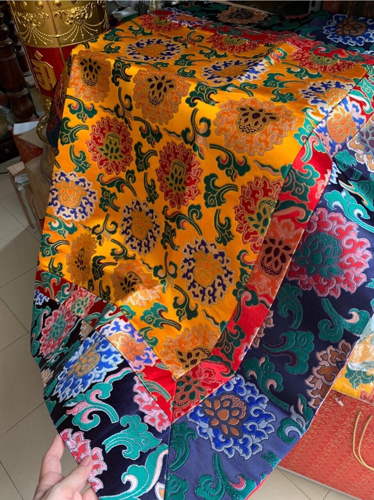 KHĂN TRẢI BÀN VUÔNG