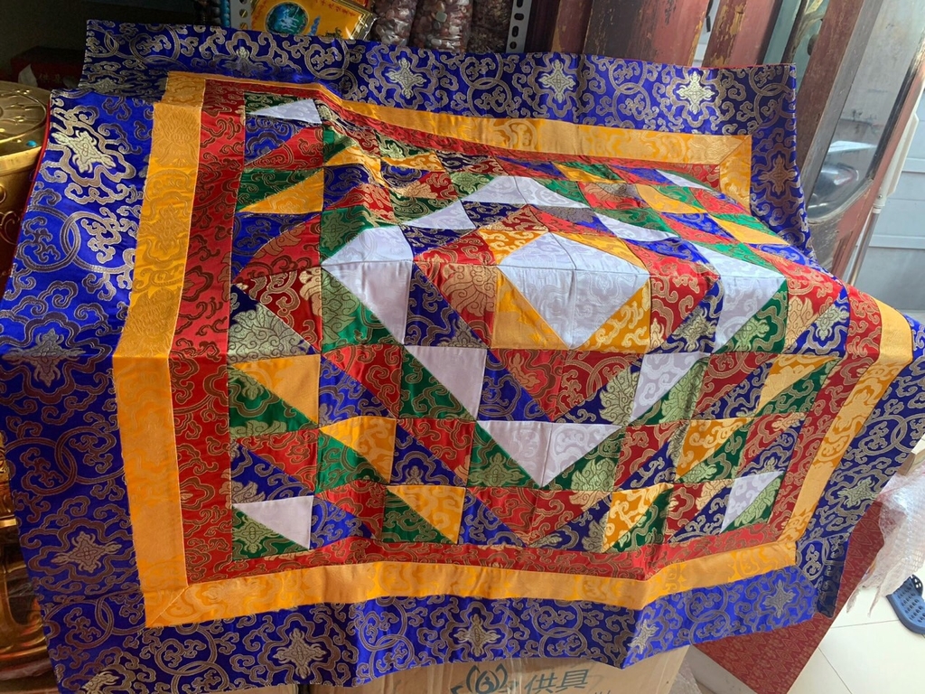 KHĂN TRẢI BÀN VUÔNG