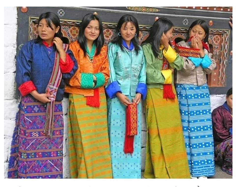 Trầm que Jaju Bhutan bó giấy vàng theo công thức từ Kinh điển Phật Dược Sư