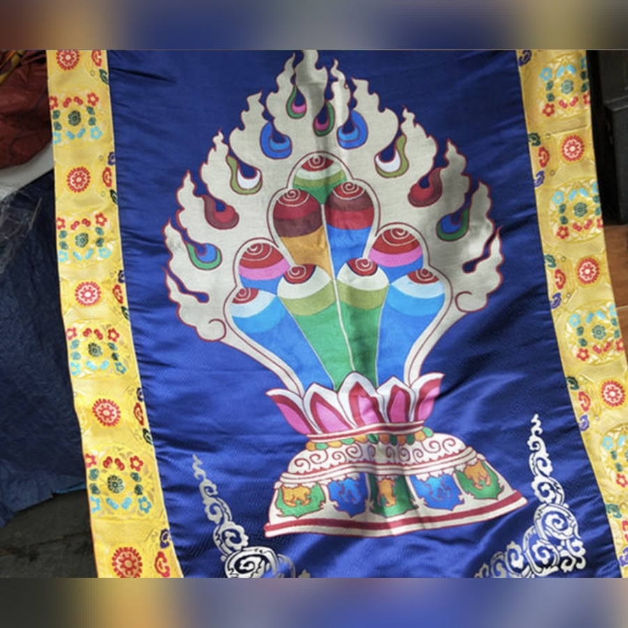 Rèm Gấm Thêu Biểu Tượng Kalachakra Và Bát Cát Tường Kết Hợp