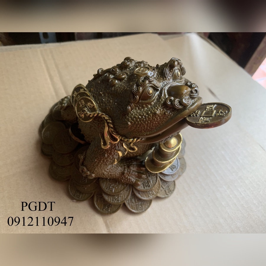 Thềm Thừ Giữ Tiền