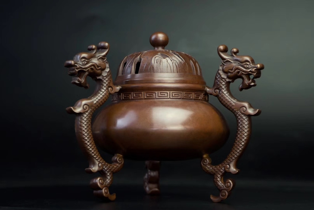 Đỉnh trầm Tam Long (lư hương đồng nghệ thuật) 