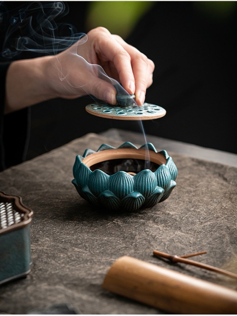 Lư trầm gốm Đài Sen (kiểu cánh kép)