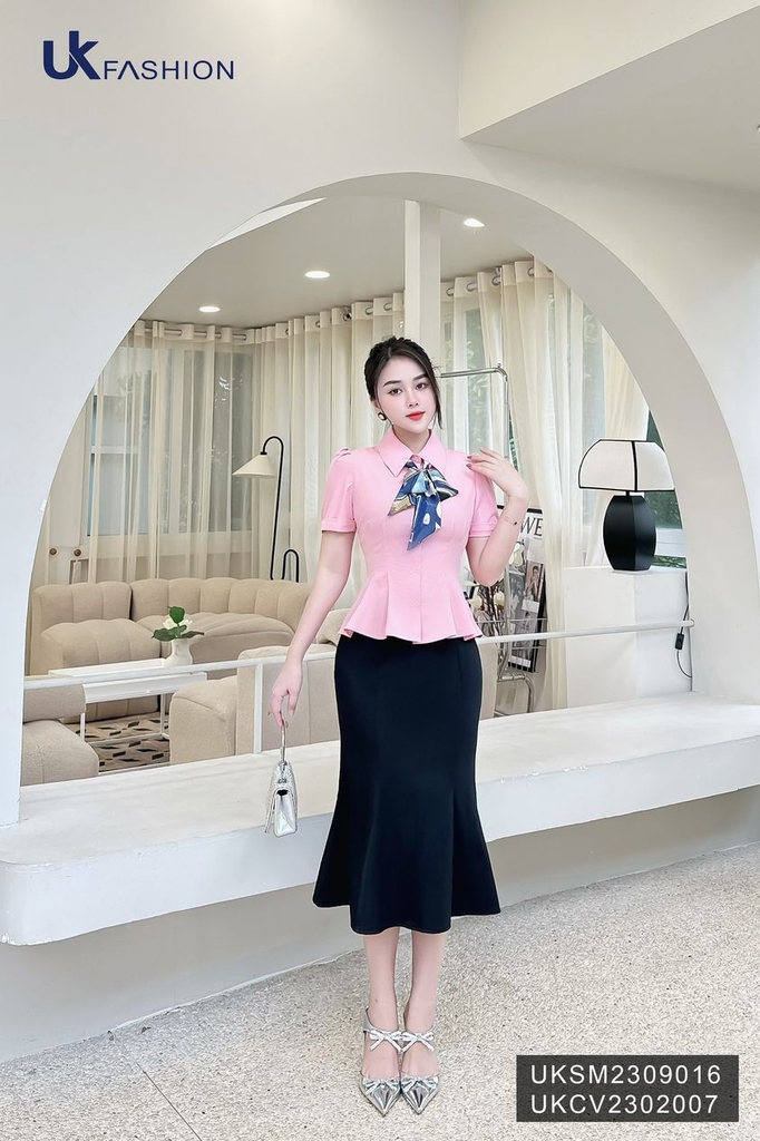 Áo Sơ Mi Cổ Đức Tay Xếp Eo UK Fashion Cực Hack Dáng UKSM2309016