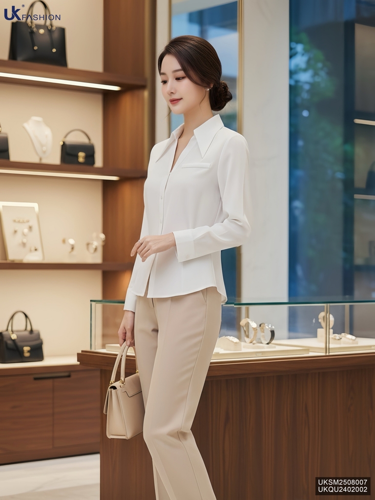 Sơ mi V cổ tay dài cắt eo tôn dáng, mềm mịn UKSM2508007