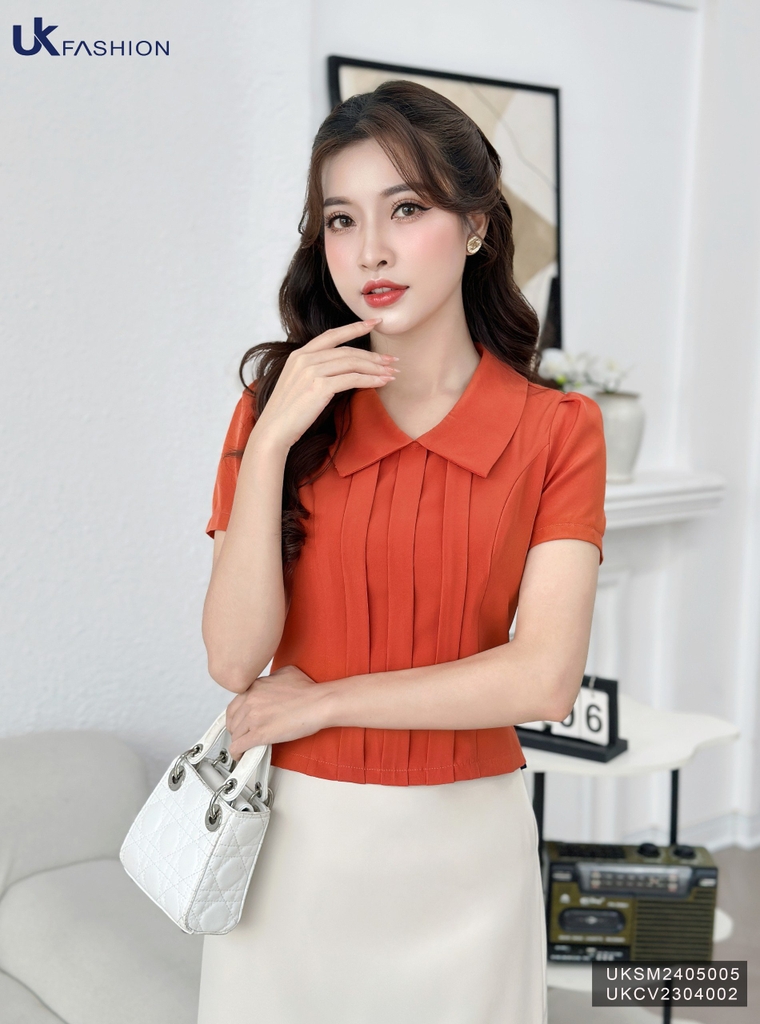 Áo Sơ Mi Cổ Sen Vai Bồng Ly Dọc UK Fashion Công Sở Nữ Thanh Lịch Vải Mềm Mịn UKSM2405005