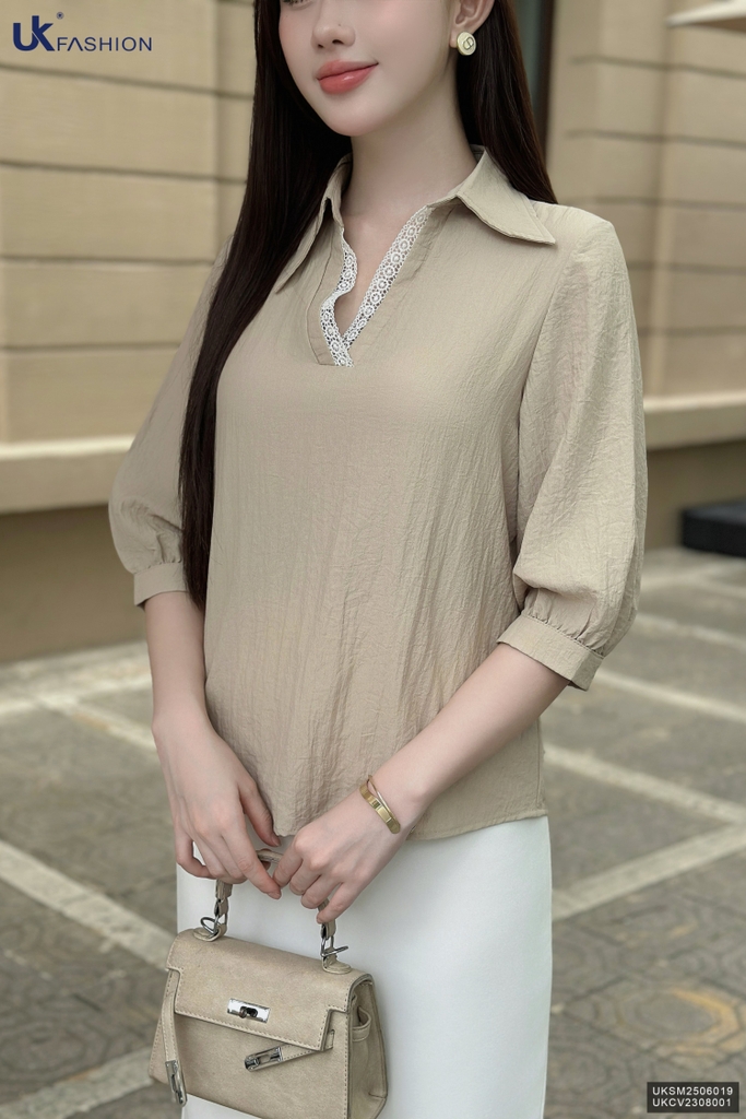 Sơ mi lá cổ V kê ren dễ mặc che khuyết điểm UKSM2506019